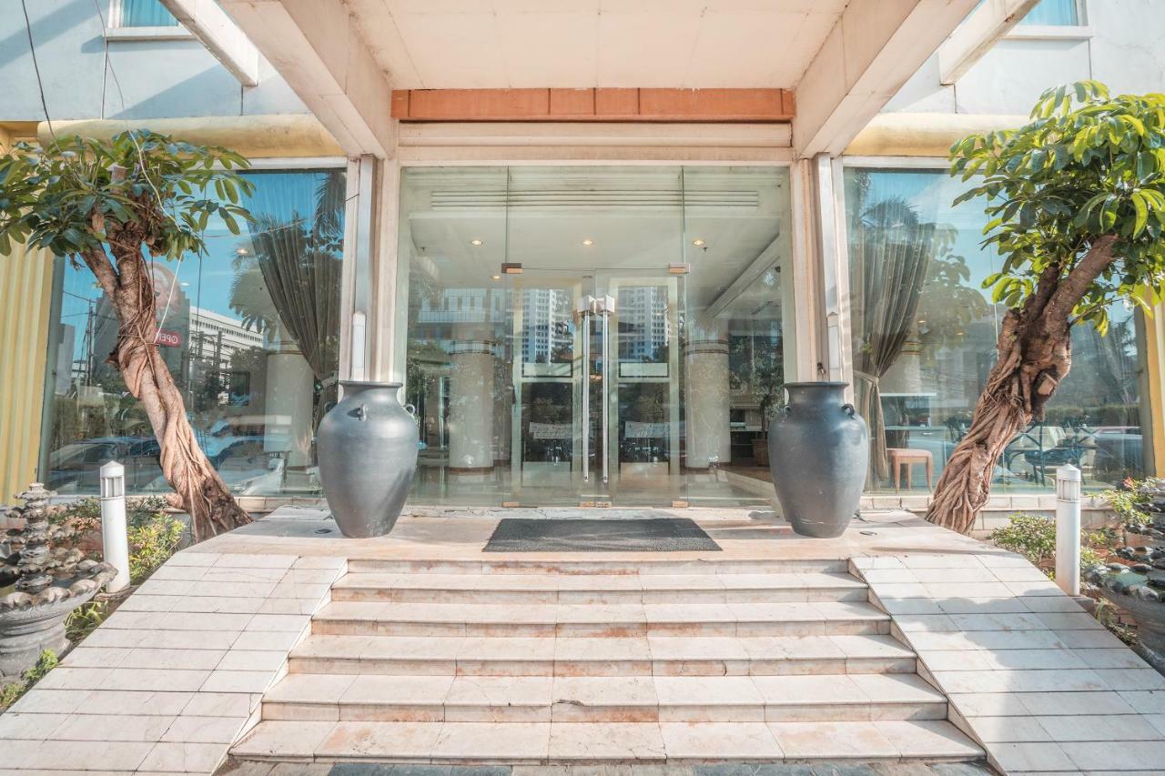 Hotel Bulevar Tanjung Duren Jakarta Exteriör bild