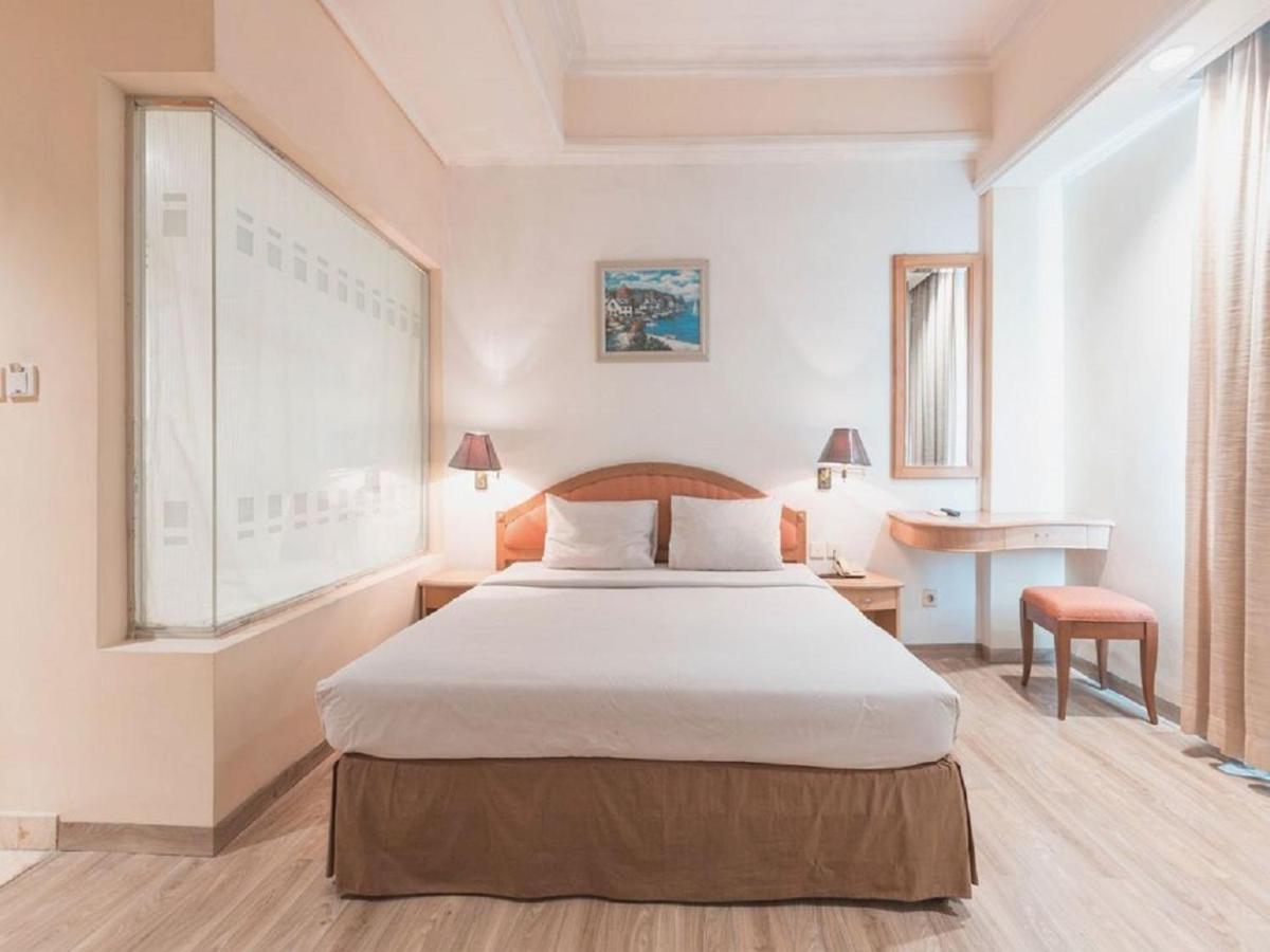 Hotel Bulevar Tanjung Duren Jakarta Exteriör bild